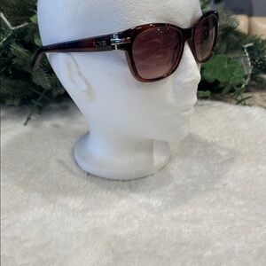 Nwt. Flower sunglasses